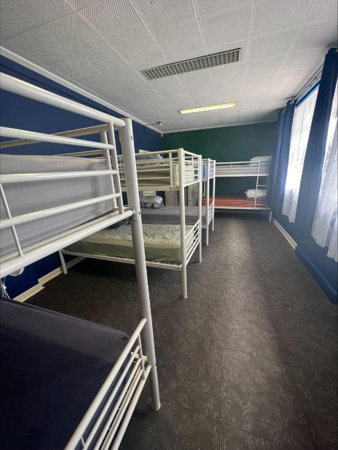 Port Adelaide Backpackers Pansiyon Dış mekan fotoğraf