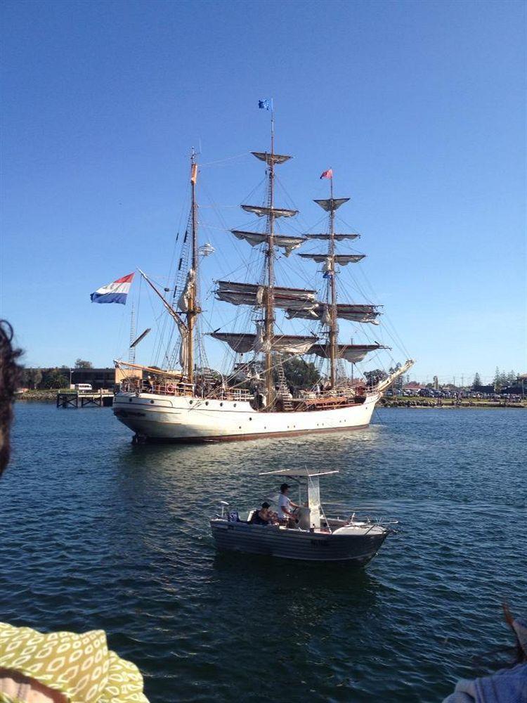 Port Adelaide Backpackers Pansiyon Dış mekan fotoğraf