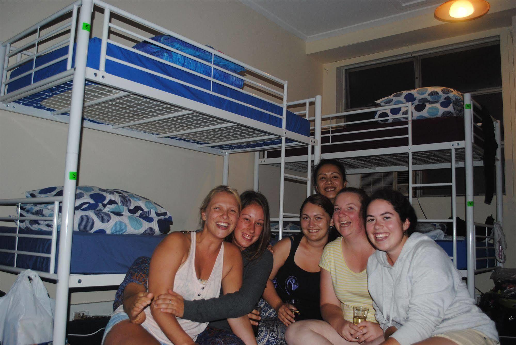 Port Adelaide Backpackers Pansiyon Dış mekan fotoğraf