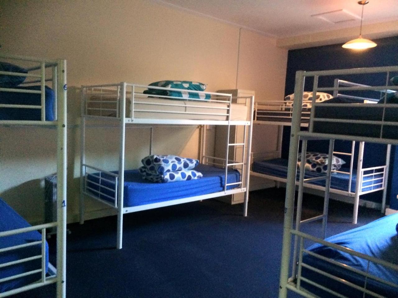 Port Adelaide Backpackers Pansiyon Dış mekan fotoğraf